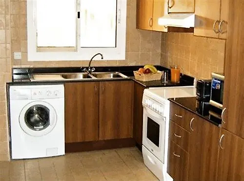 Arabian Dreams Hotel Apartments Dubai 4*,